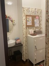 フェイシャル専門サロン アルブルデアンジュ/お着換え室