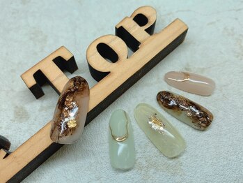 インク×ゴールドアクセ