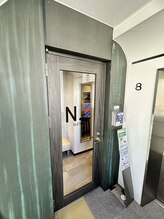 エヌドット バーバーギンザ(N.BARBER GINZA)/８階入口〈銀座〉