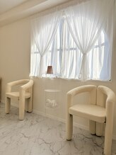 眉毛とまつ毛をトータルコーディネート！