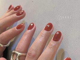 カジュアルな赤ネイル ari