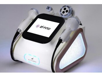 ザ スリム スパ リュクス(THE Slim Spa LUEX)の写真/勝どき希少!最新マシン導入。ラジオ波×キャビ×吸引の同時アプローチで、頑固な脂肪も強力ケア!