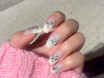 リンミウ(RiN.miu)/ビジューネイル　Kaho