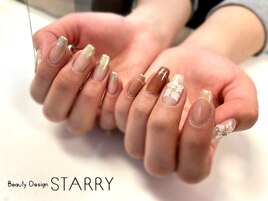 アシメ　立体フラワー　ラメグラ