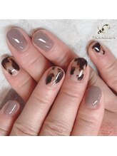 ノーラスリエン(Nolaslien)/ニュアンスネイル×モカベージュ