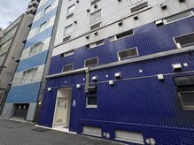 アラーナサロン 新宿店(Arana salon)/青いタイル側の入口→806号室へ