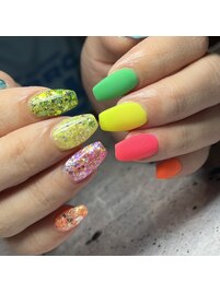 ネオンカラー[新宿/新宿駅]