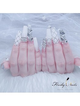フラッシーネイルズ(Flashy Nails)/yui担当長さ出しアートコース♪