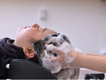 リタ(RITA)の写真/【当店1番人気ヘッドスパ90分】首/肩マッサージ付でおススメ!気分やお悩みにピッタリのメニューも◎［大宮]
