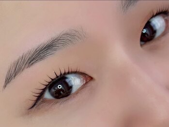 ビビー(Bibii)の写真/【メンズにもオススメ♪】お目元にも優しいこだわりの美容液導入★お手入れはプロにお任せ◎