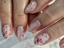 エマ(EMA)/ドット×押し花ネイル