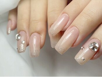 ネイルズガーデン(NAILS GARDEN)の写真/亀裂補強から長さ出しまで対応◎フィルインで自爪を守りながら長さ出しも楽しめるネイルサロン