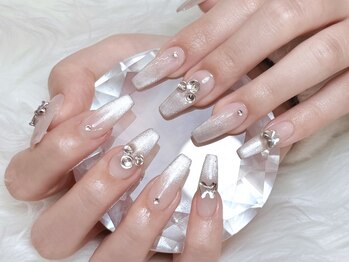 リスネイルズサロン 代々木(Risu Nails Salon)の写真/【代々木2分/新宿南口5分】シンプルながら美しく可愛いデザインであなたに合った手元を演出☆
