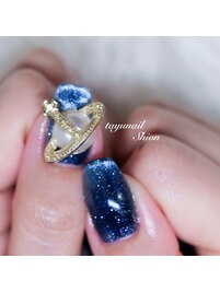 デカパーツきらきら派手ネイル