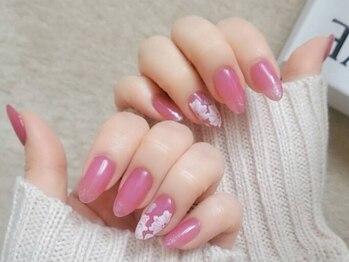 ネイルサロン ラディエス (Nailsalon Ladeesse)の写真/[持ち込みOK]カラ-も豊富♪大人女性の指先をキレイに!上品~キラキラ華やかまでご希望に応じたデザイン提案*