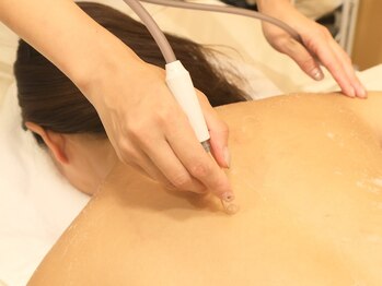 ミエル(miel)/背中の皮脂を吸引