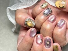 ラドール(La Dhole)/夜空ネイル宝石仕立て