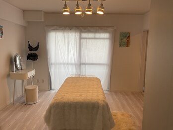 サロン ド ガーネット(Salon de Garnet)