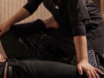 イオリ 紺屋町店(IORI)の写真/深夜2時まで営業 | 首・肩の強いこわばりに
