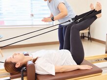マシンピラティス 本格整体 さかもとの雰囲気(女性インストラクターがマンツーマンで指導します)