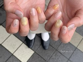 淡色゜