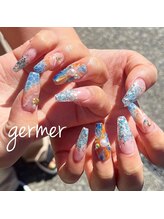 ジェルメ(germer)/オレンジとブルーの夏ネイル！