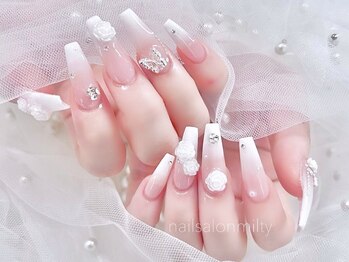 ミルティ(Milty)の写真/【スカルプ/長さ出し大歓迎★】スラっとした繊細な指先に♪イベント用ネイルで派手目に☆韓国パーツ多数！