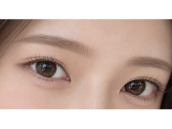 アイラッシュサロン アクアマリン(AquaMarine)の写真/【極上まつ毛パーマ】ケラチンエッセンスとアイシャンプー付きでムラのないカールとピンと張ったまつ毛に。