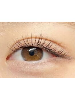 ナチュラル上品な目元にしたい