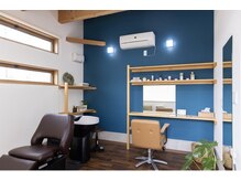 木の温もりが心地よい落ち着いた空間