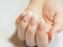 スオラ(suora)の雰囲気（指先がきれいに見えるナチュラルネイル）