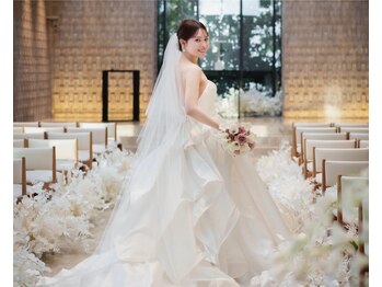 サロン ド ブラン アオヤマ(Salon de BLANC AOYAMA)の写真/花嫁人気No1【小顔＆巻き肩改善】クリスティーナフェイシャル＆上半身集中ボディ◆2026年夏秋婚のご準備◎