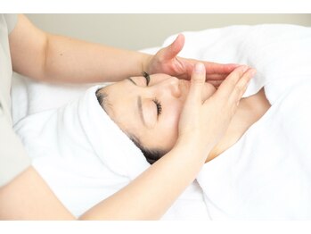 ロジワール(LOISIR)/施術工程【２】リフトUP手技