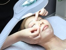 モニコ(monico)の雰囲気（長年悩んだいちご鼻綺麗にさせてください！）