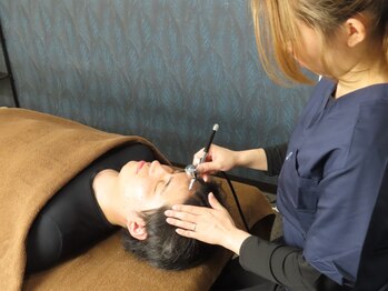 【韓国医療提携】育毛促進×美肌管理専門サロン CURAIM 熊本の写真/《結果重視の専門ケア》頭皮環境を整えることで清潔感UP/好印象◎お悩みを解消し、自信が持てる自分に♪