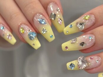 フェイン 青山店(fein.)/黄色×宝石ネイル☆ミ