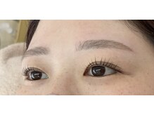 plumeの雰囲気（まつげパーマと眉毛スタイリング）