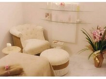 シャンゼリゼ(Champs E'lysees)/ホワイトな店内が清潔感◎