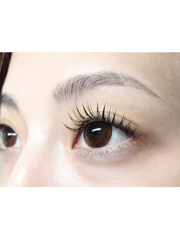 ナチュラル上品な目元にしたい