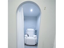 レジアントサロン(Rediant salon)の雰囲気（落ち着いた個室空間.*/座り心地の良いチェア♪）