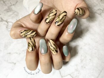 トータルビューティーローズ(Rose)/ゼブラネイル