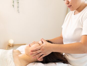 アースカラー(A-us.color)の写真/小顔造形リンパ×ヘッドマッサージで美顔UP!韓方発酵化粧品&EGF美容液導入で小顔&美肌が両方叶います◎