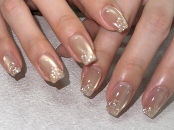 リッチ(Rich)の写真/《爪を伸ばしたくない/伸ばせない方にも》日常もおしゃれも両立できる大人ショートネイルで毎日を華やかに!