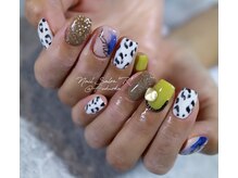 ネイルサロン R/スタイリングコース　8030円