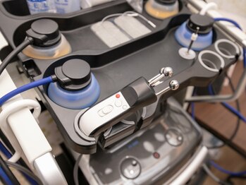 エキナセア整骨院の写真/急な腰の痛みや寝違えなどの辛い痛みをピンポイントで取り除きます◎広範囲に電気を流し、痛みを改善♪