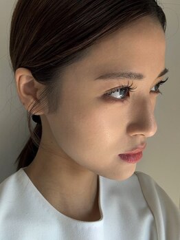 ブルーラグーン(Blue Lagoon)の写真/当店人気No1☆とにかく盛れる!!マツパxマツエクでワンホン系のうるツヤeyeに♪[100本¥10,000/140本¥12,000]