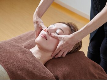 サロン ケー(Salon K)の写真/【お肌トゥルン♪トーンアップ♪】表情筋をほぐして血流促進◎加齢とともに気になるお悩みに★