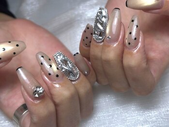 private salon reineの写真/【毎月変わる定額デザイン】大人上品なデザインが人気♪色、配置の変更可能☆デザインのご相談大歓迎です!