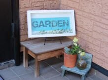 玄関のこの看板が目印★雨の日も問題なし！カーポート駐車場です