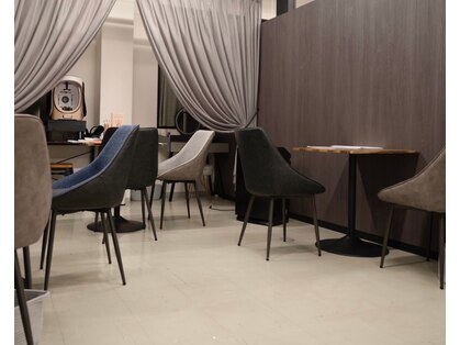 モミン(MOMI.N)の写真